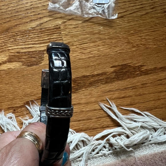 National Geographic black crocodile skin and silver bracelet. - Picture 4 of 7